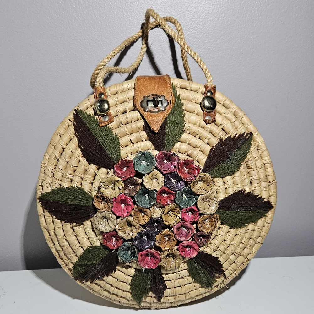 Vintage woven purse